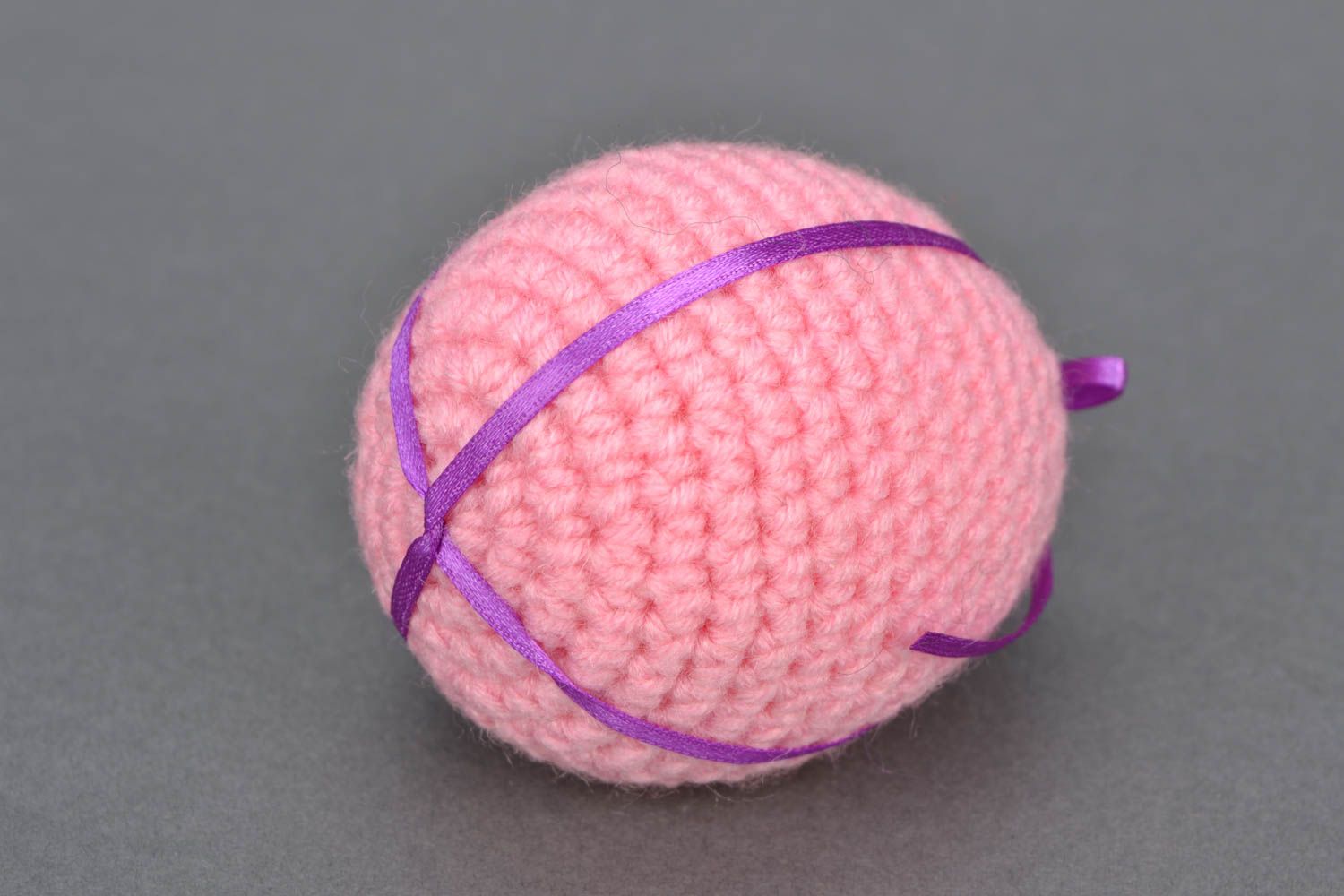 Pink crochet Easter egg photo 3