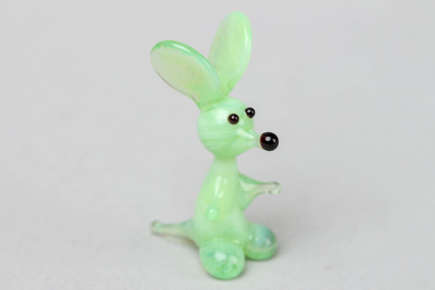 Handgemachte Lampwork Figur aus Glas Grünes Mäuschen foto 1