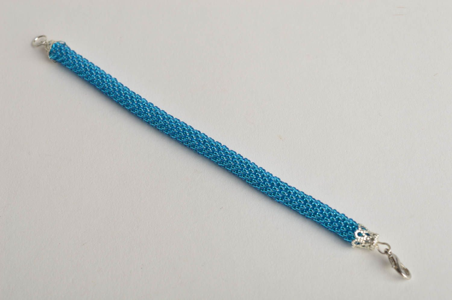 Модный браслет ручной работы украшение из бисера голубой браслет из бисера фото 2