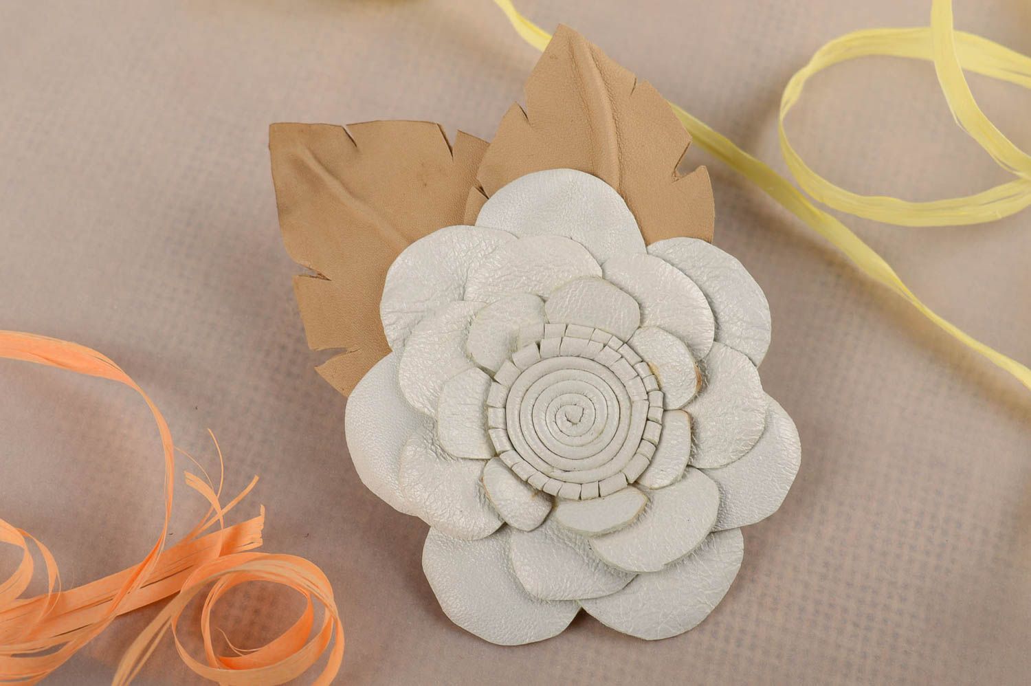 Beautiful handmade leather brooch flower brooch leather barrette leather goods photo 1
