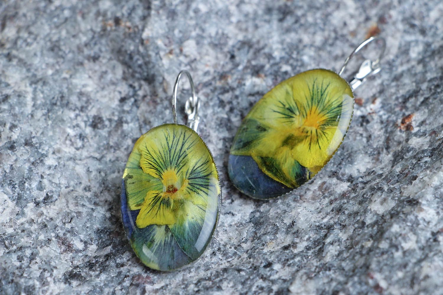 Earrings with Epoxy Resin Pansies photo 3