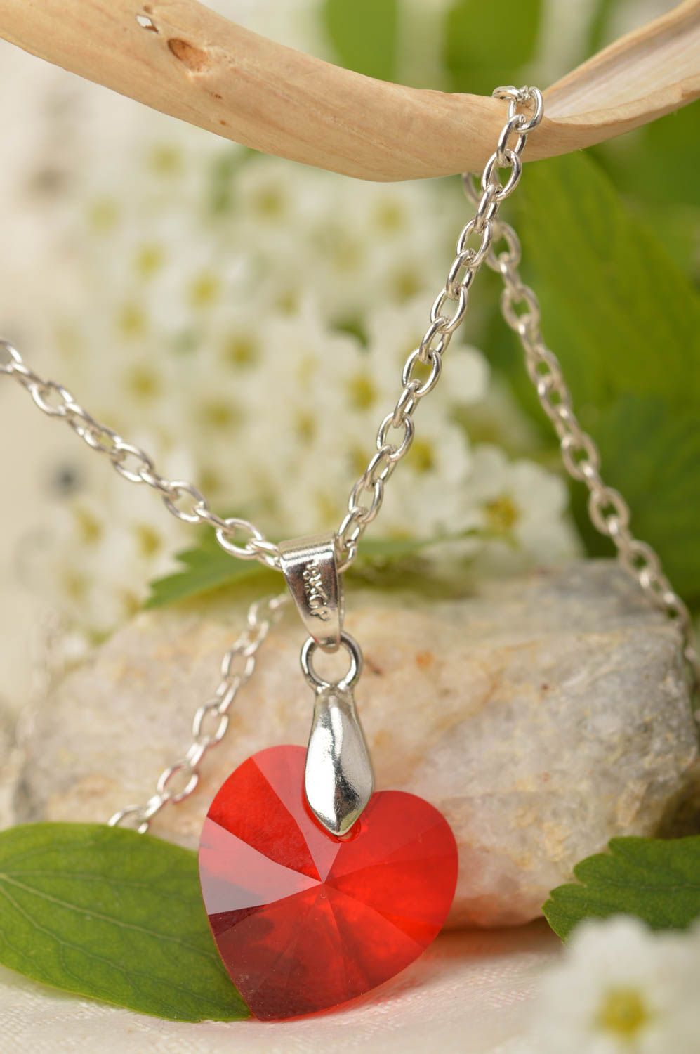 Pendentif coeur cristal Collier fait main en strass rouge Cadeau femme photo 1
