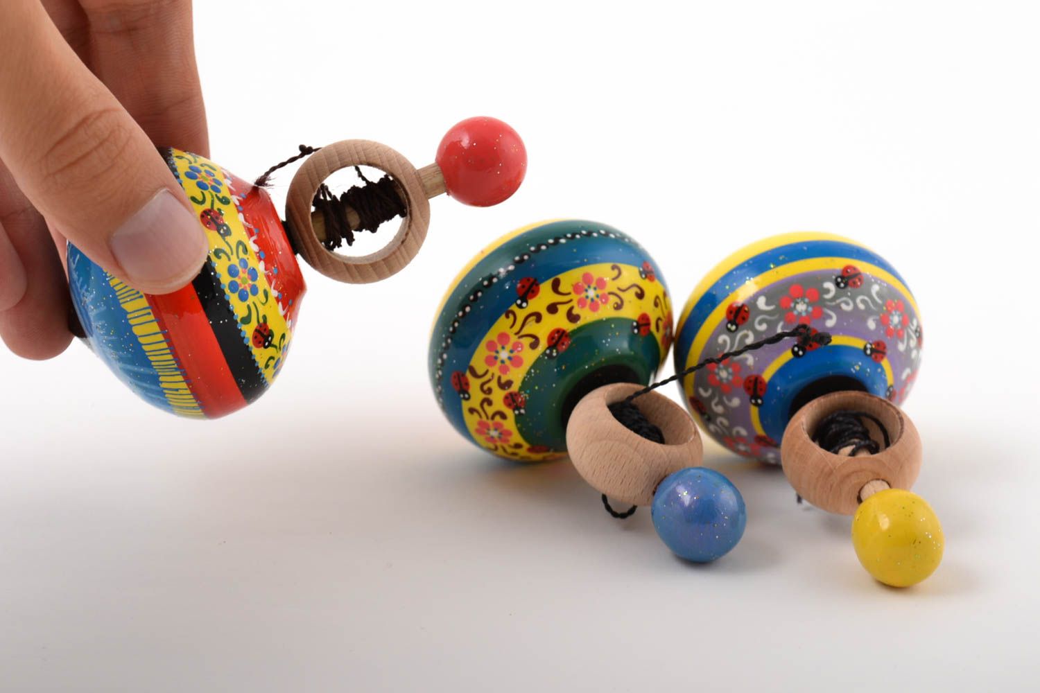 Детские юлы игрушки ручной работы набор игрушки из дерева симпатичные 3 штуки фото 3