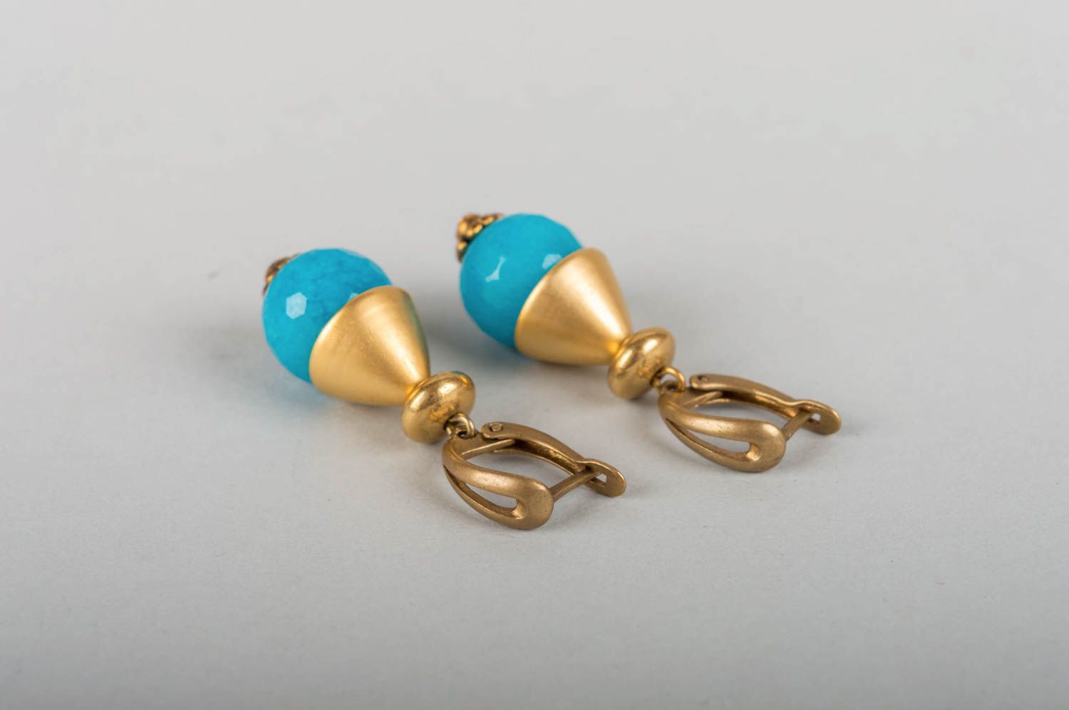 Boucles d'oreilles en pierres naturelles pendantes faites main bleues pour femme photo 4
