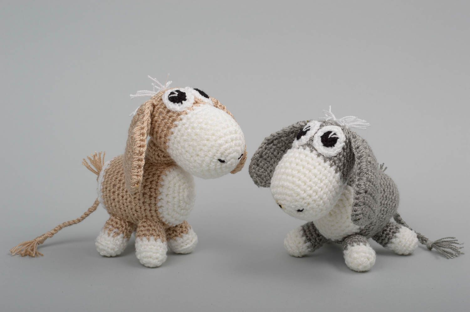 Jouets tricotés Peluches faites main Cadeau enfant ânes coton gris blanc photo 2