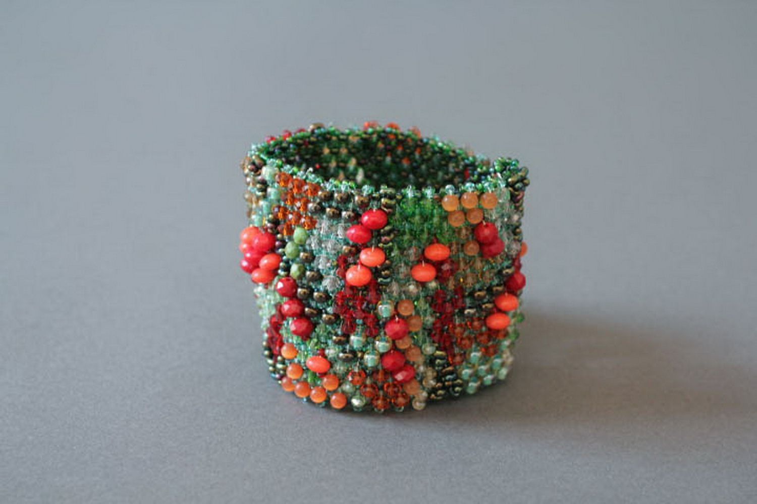 Bracelet fait main en perles de rocailles et pierres décoratives photo 8
