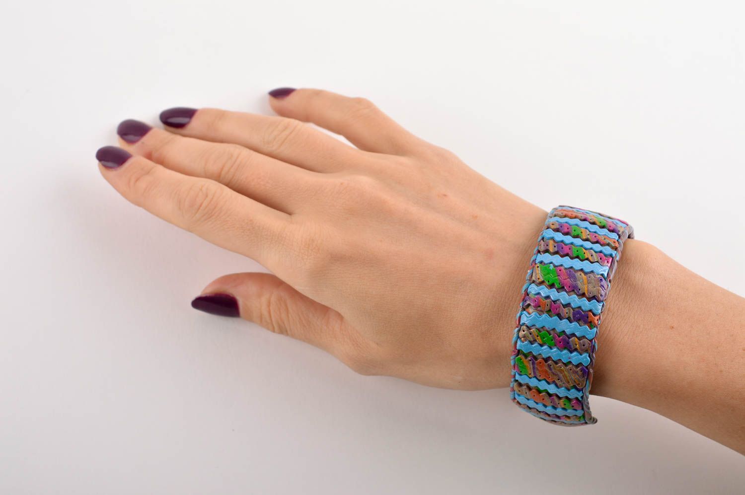 Handmade breites blaues Schmuck Armband Polymer Schmuck Frauen Accessoire foto 5