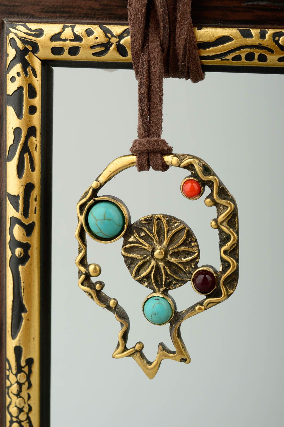 Украшение ручной работы женский кулон украшение из бронзы в виде граната фото 1