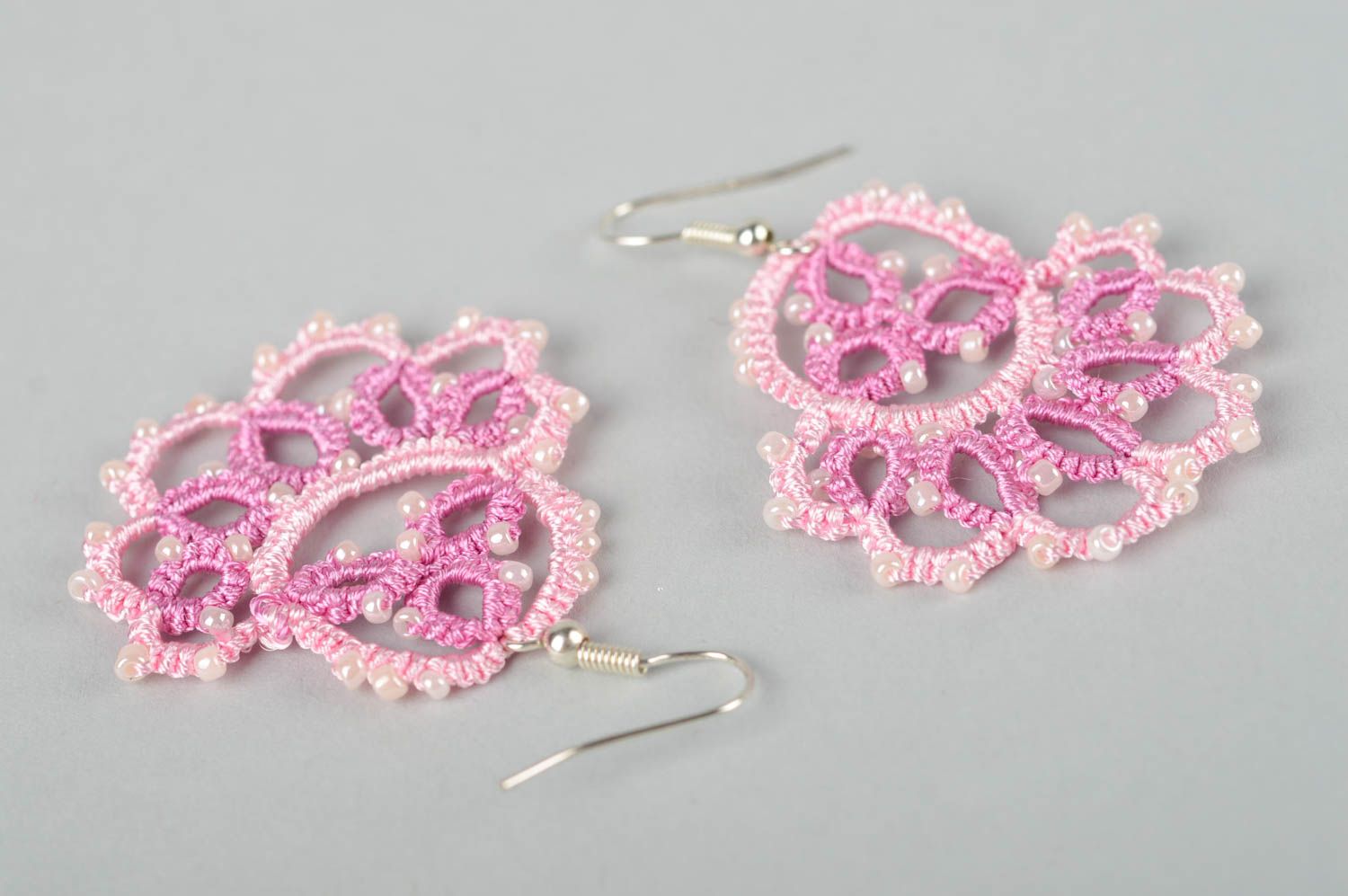 Pendientes de frivolité rosa accesorio para mujeres bisutería artesanal foto 5