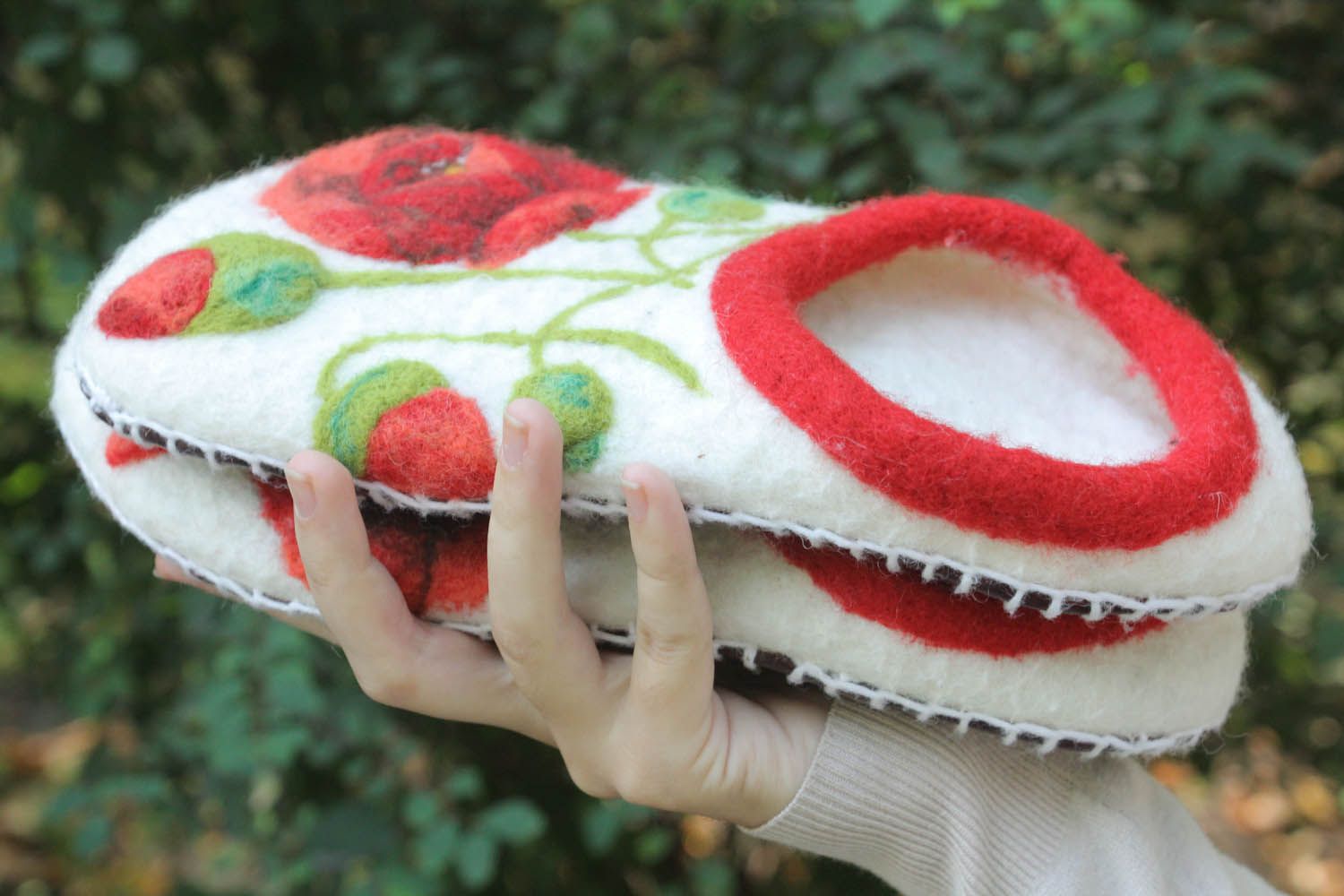 Pantoufles pour femme en laine faites main photo 4