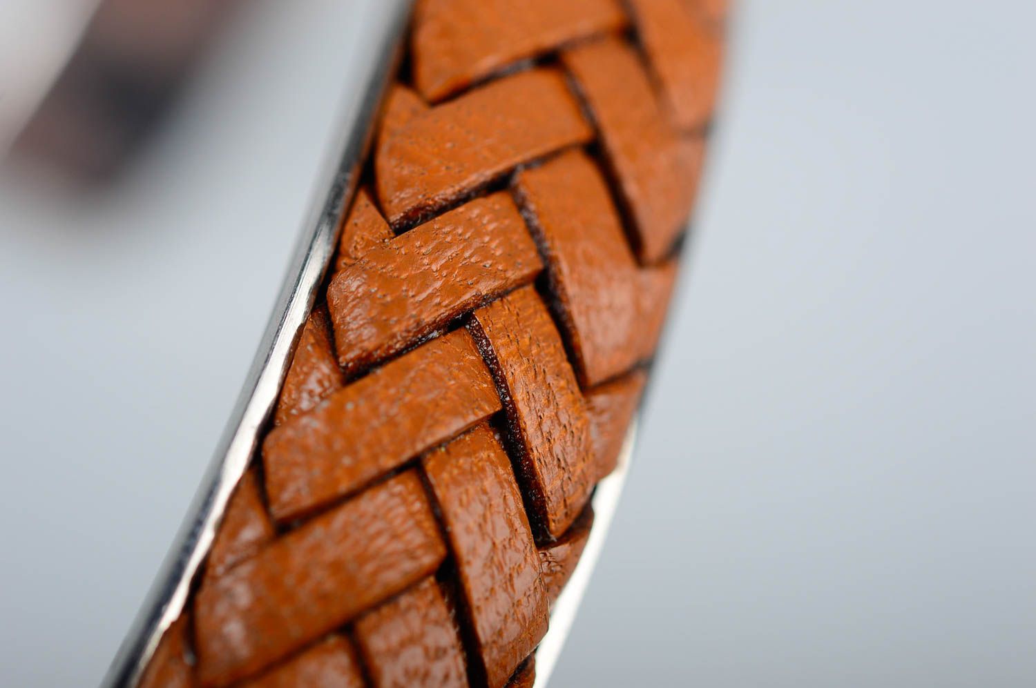 Разъемный кожаный браслет ручной работы украшение из кожи браслет на руку фото 5