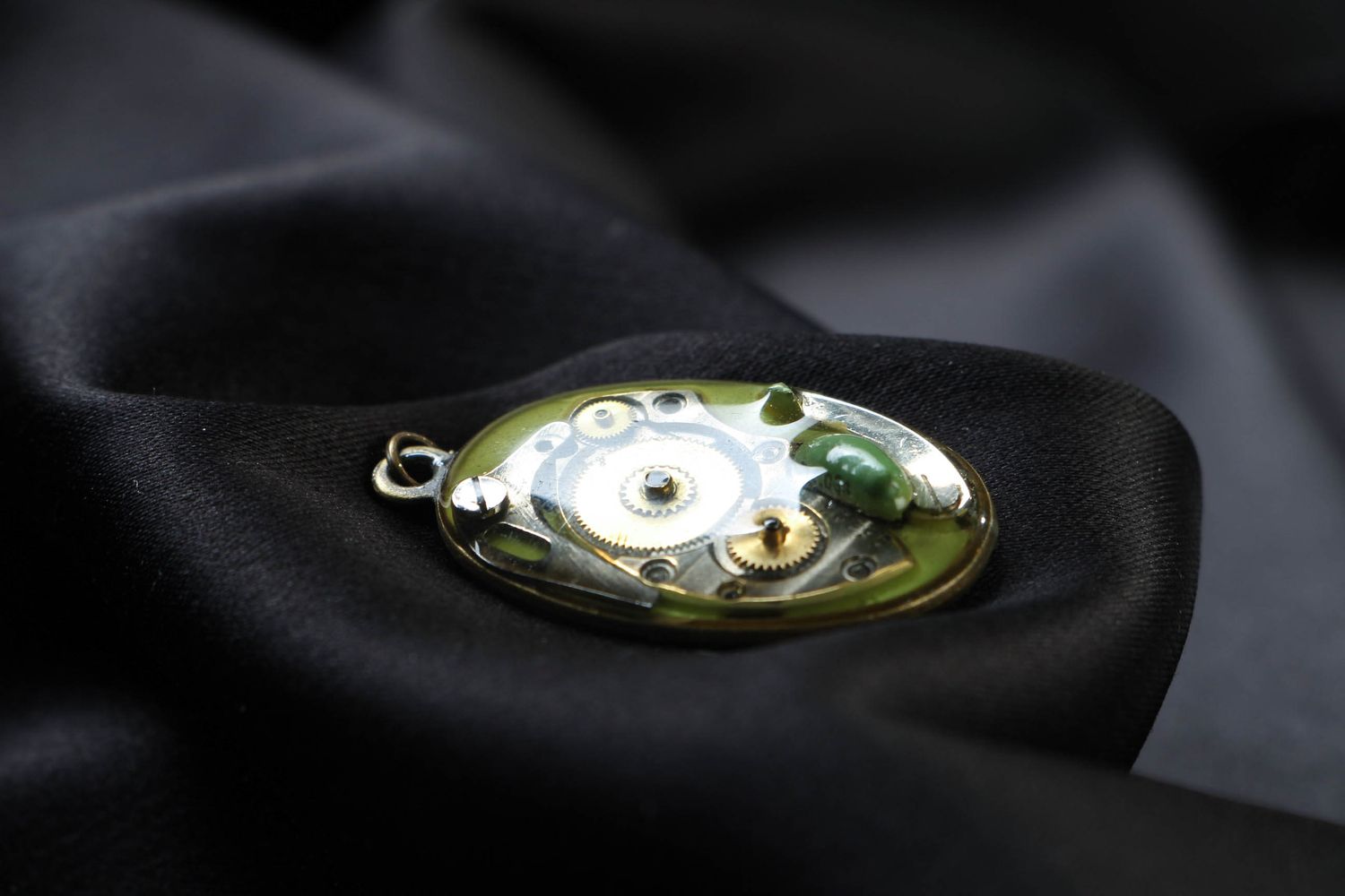 Oval pendant in steampunk style photo 3