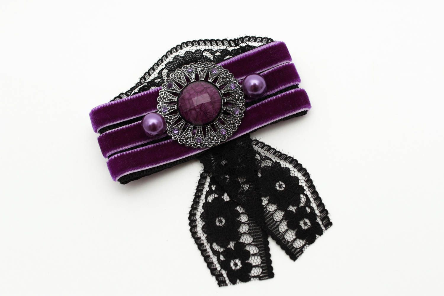 Broche violette faite main Accessoire femme velours dentelle Cadeau femme photo 3