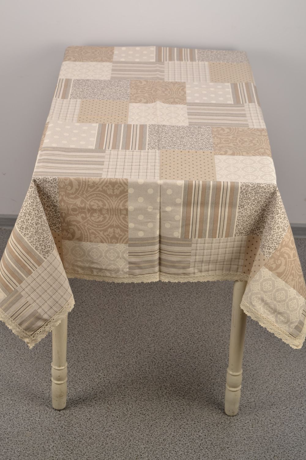 Handgemachte Decke für quaderförmigen Tisch im Patchwork Stil foto 4