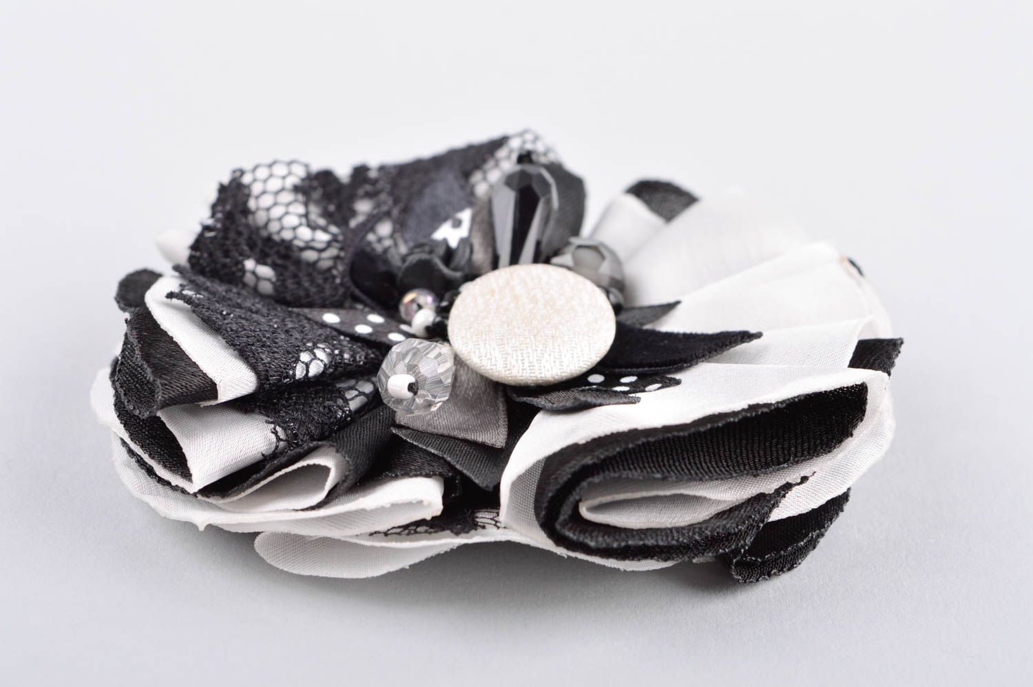 Broche textile Bijou fait main noir-blanc grand original Accessoire femme photo 3