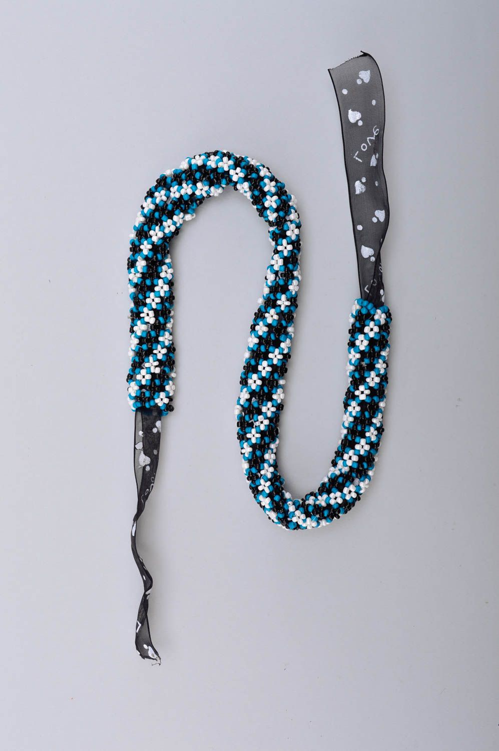 Collier en perles de rocaille Bijou fait main bleu-noir Cadeau pour femme photo 3