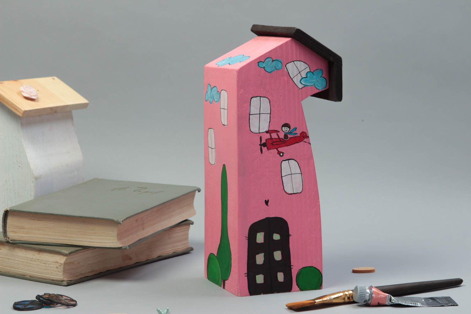 Maisonnette en bois fait main Petite statuette pinte rose design Déco intérieur photo 1