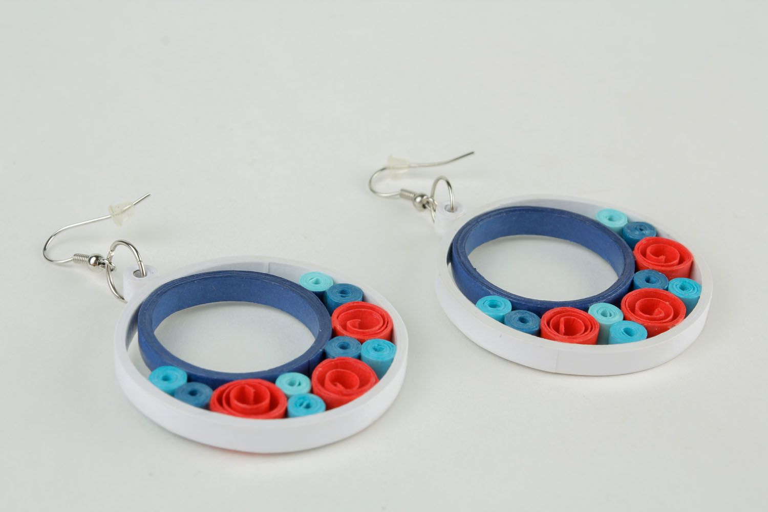 Dangle earring made using quilling technique photo 3