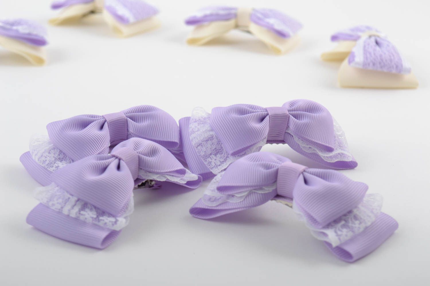 Barrettes noeuds en rubans faites main violettes avec dentelle 4 pièces photo 1
