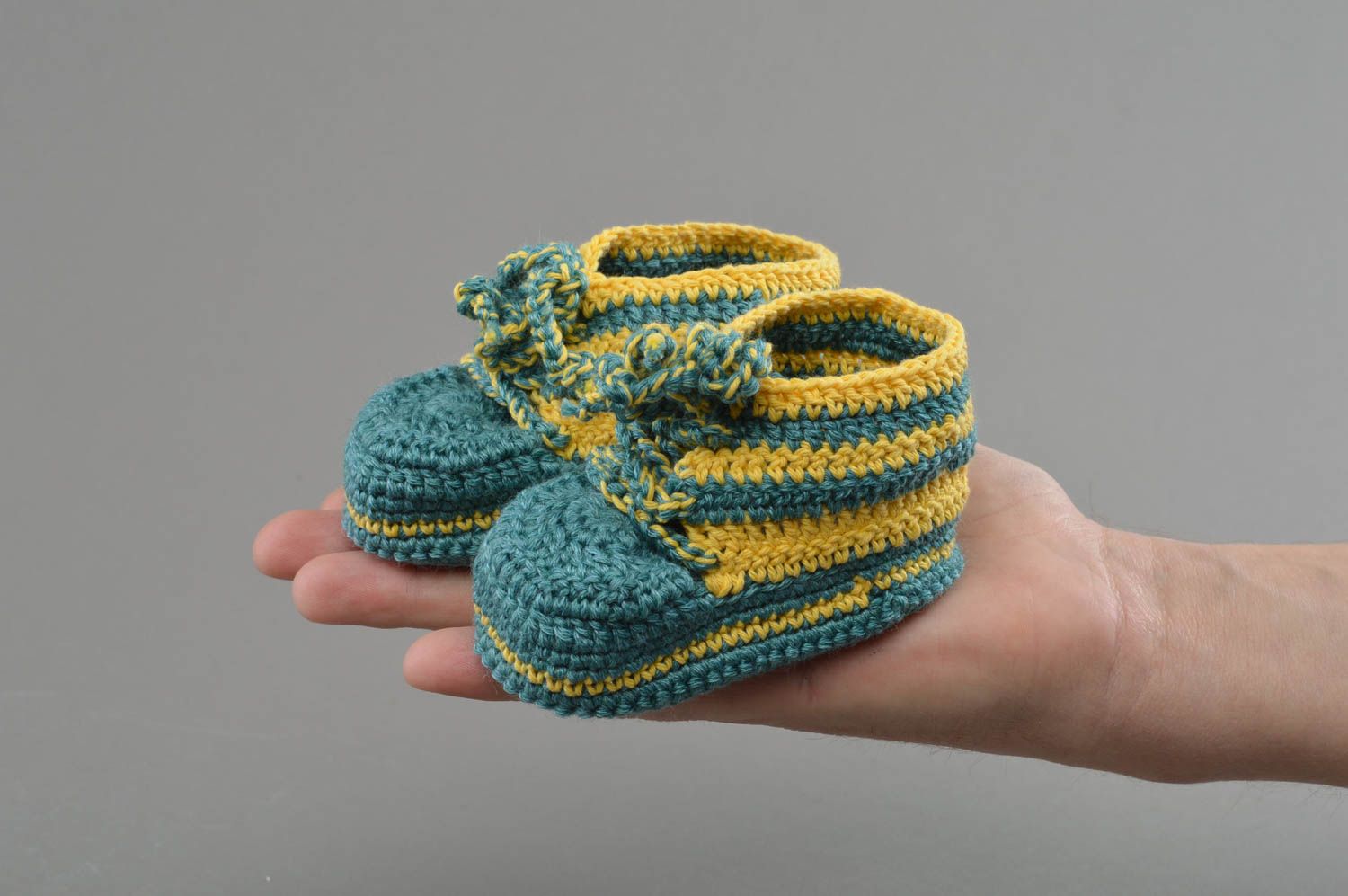 Вязаные пинетки для младенцев из шерсти и хлопка ручной работы на завязках фото 4