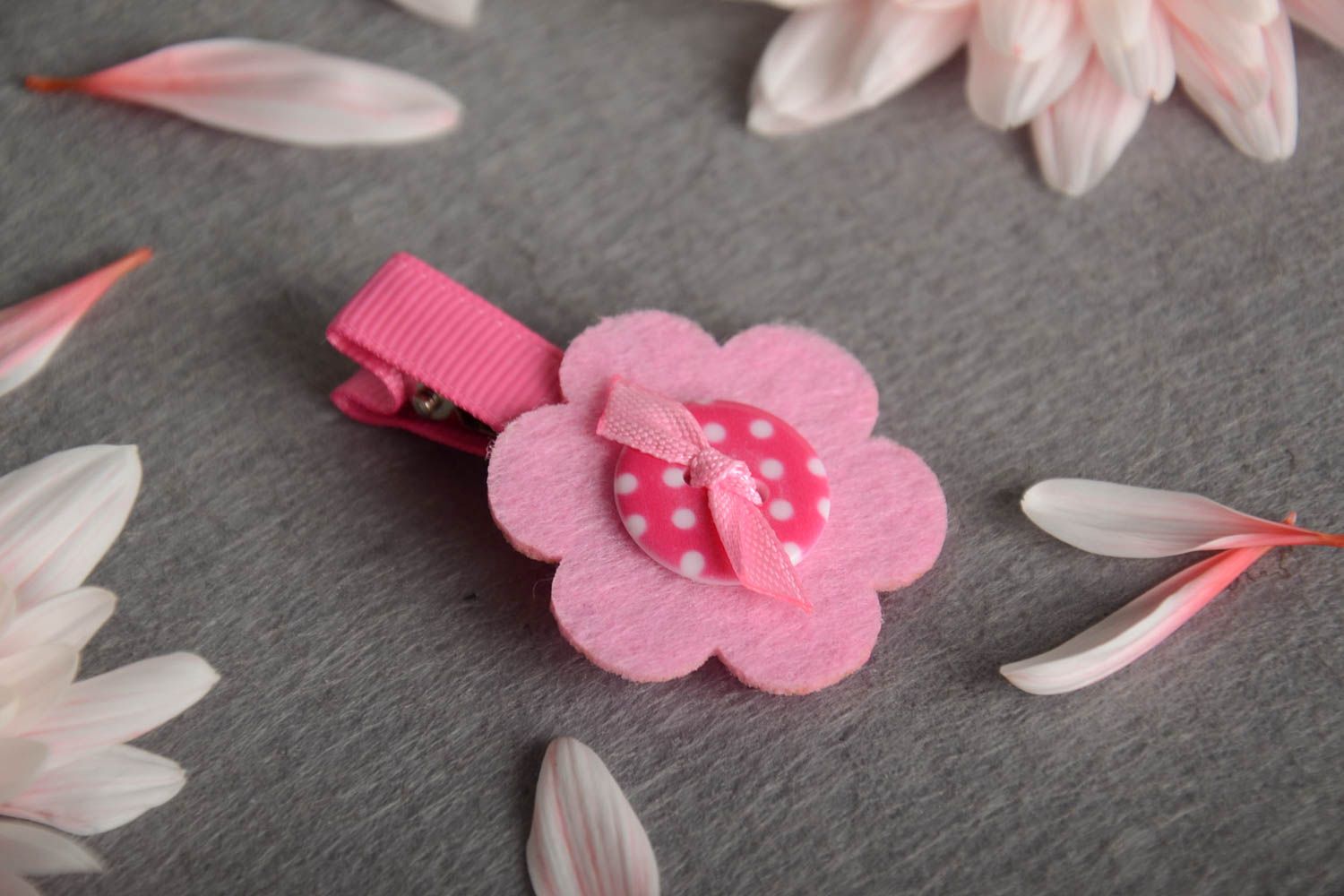 Pink hair clip made of rep ribbons fleece handmade children's hair accessory photo 1