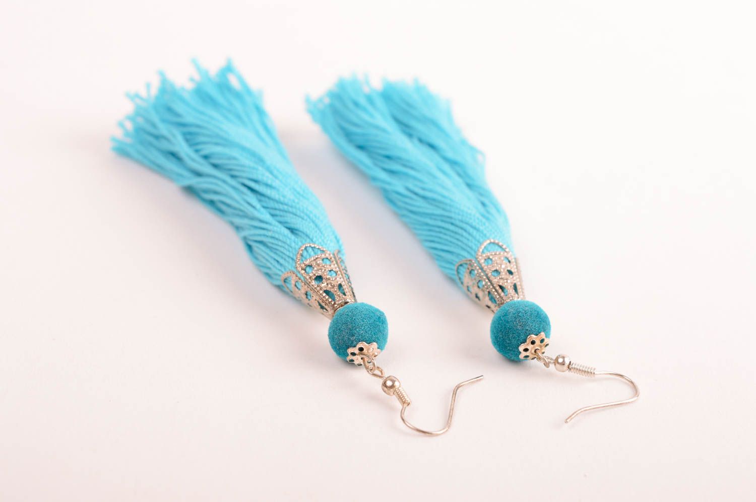 Boucles d'oreilles originales Bijou fait main Cadeau femme bleu ciel en fils photo 5