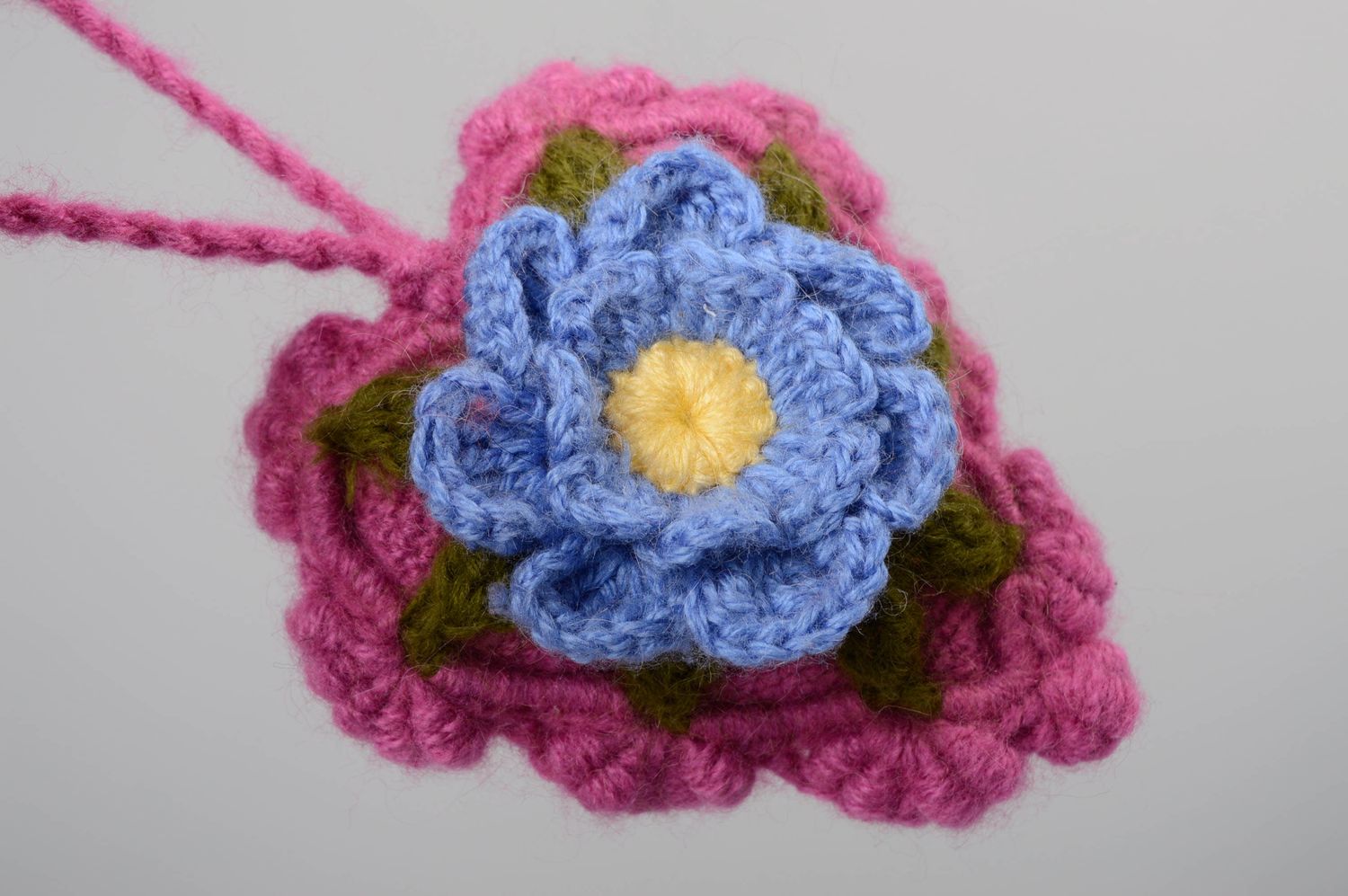 Suspension décorative Coeur avec fleur tricotée photo 5