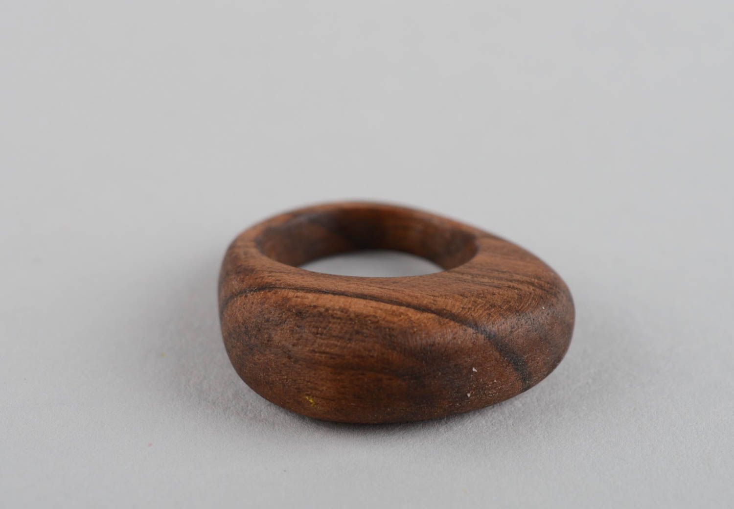 Кольцо из дерева ручной работы дизайнерское украшение изделие из дерева фото 8