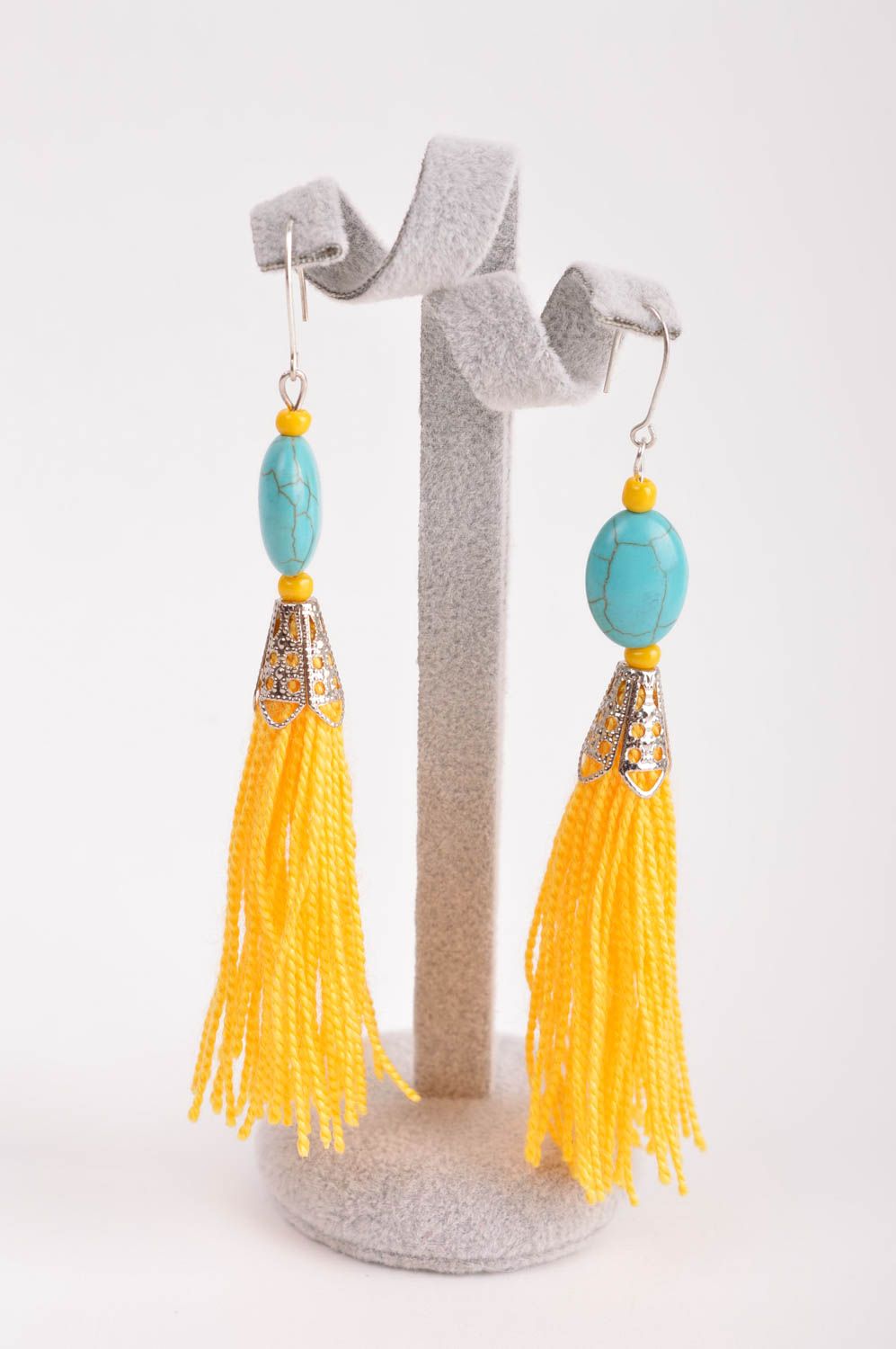 Нитяные серьги украшение ручной работы желтые серьги из ниток яркие красивые фото 2