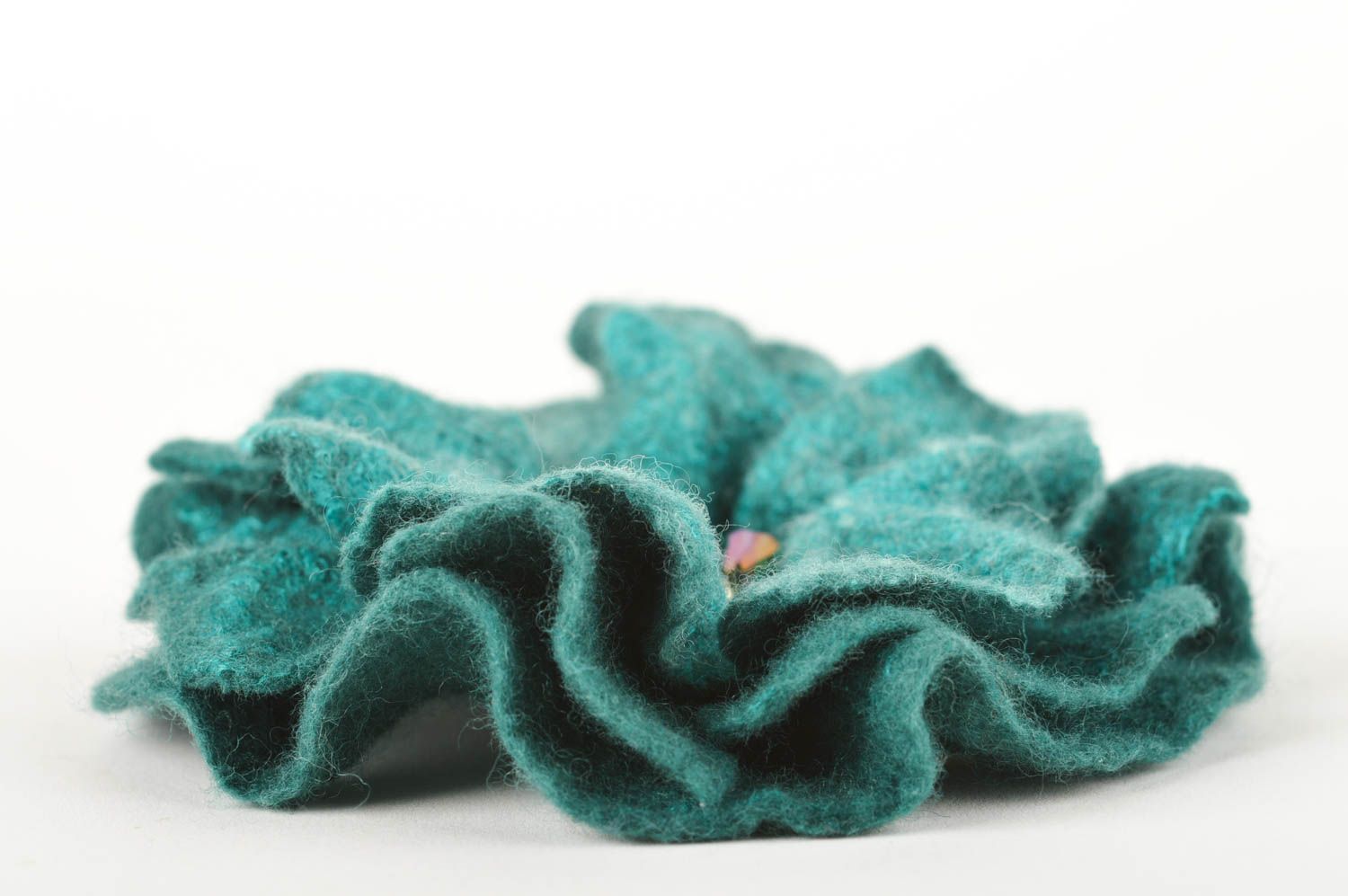 Broche fleur Bijou fait main en laine feutrée turquoise foncé Cadeau femme photo 3