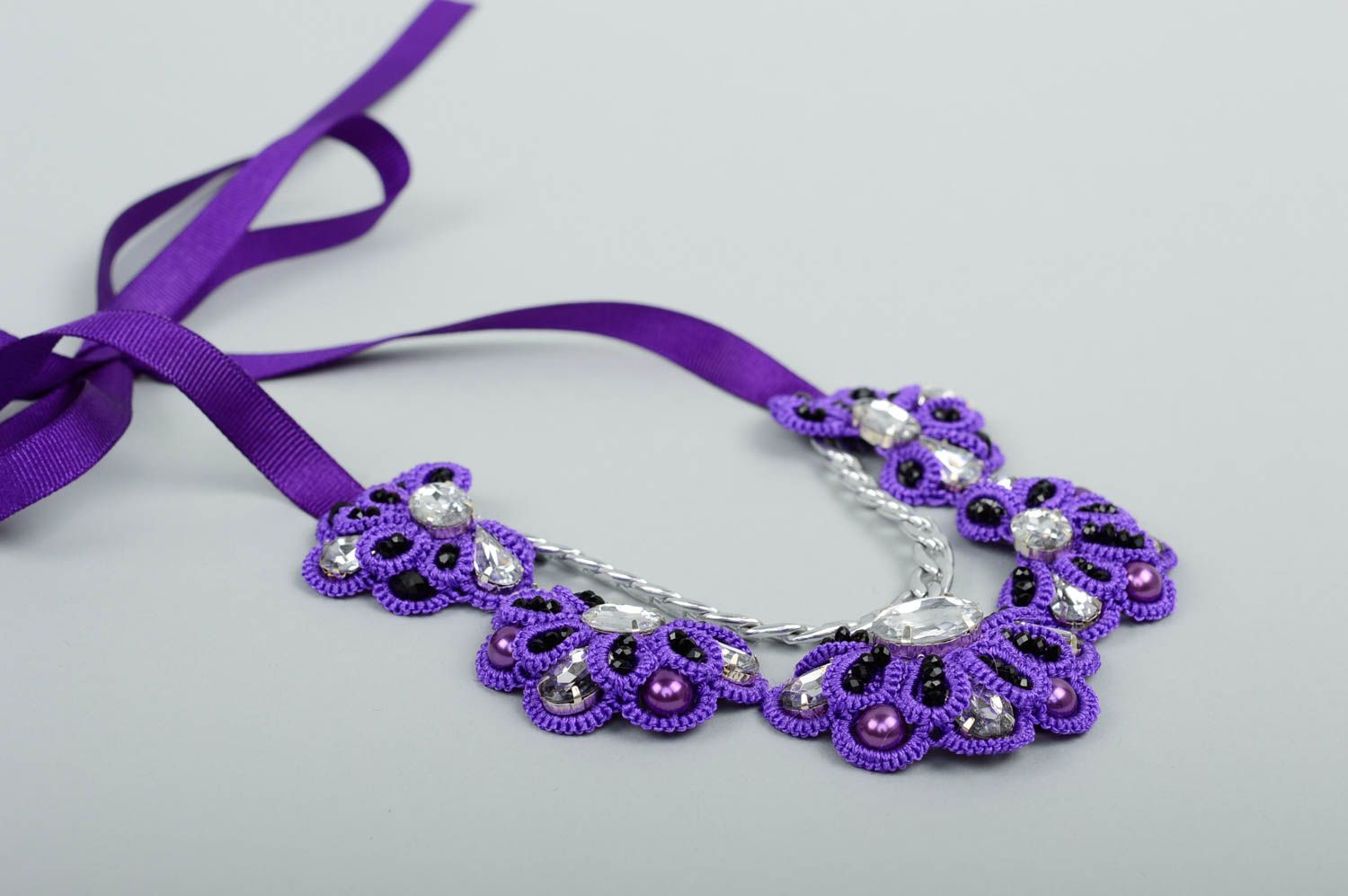 Collier textile Bijou fait main violet sur ruban Accessoire femme cadeau photo 2