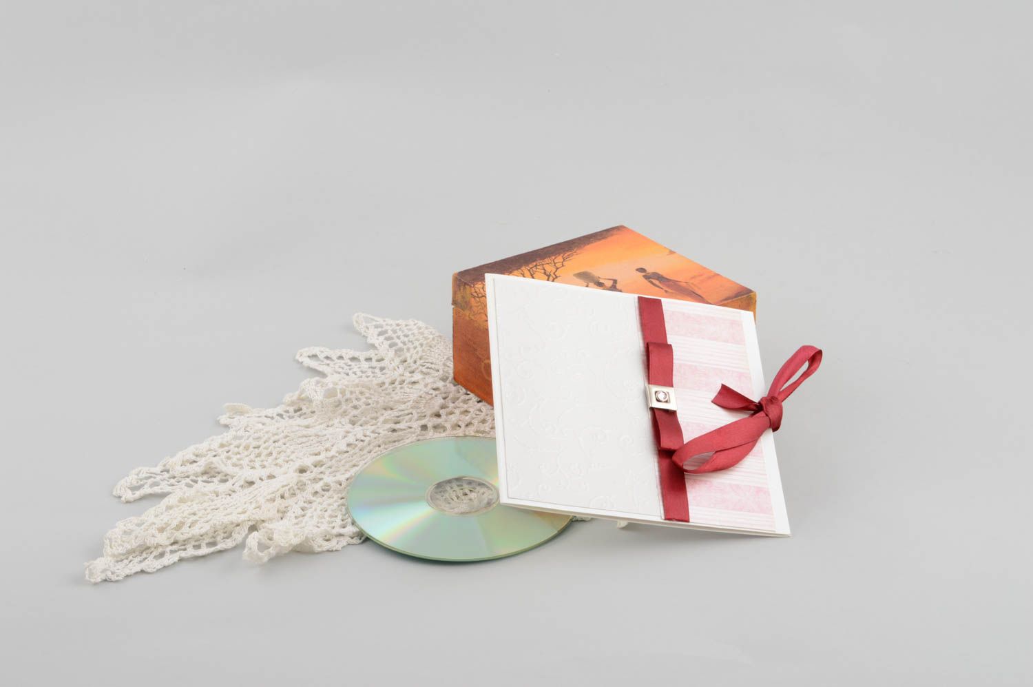 Handmade CD Hülle aus Papier CD Verpackung originelles Geschenk mit Schleife foto 1