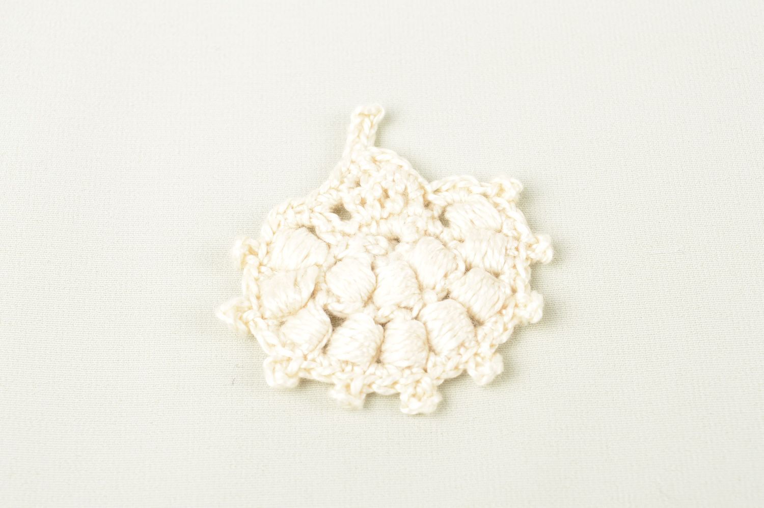 Feuille tricot fait main Fourniture bijoux blanche au crochet Loisirs créatifs photo 1