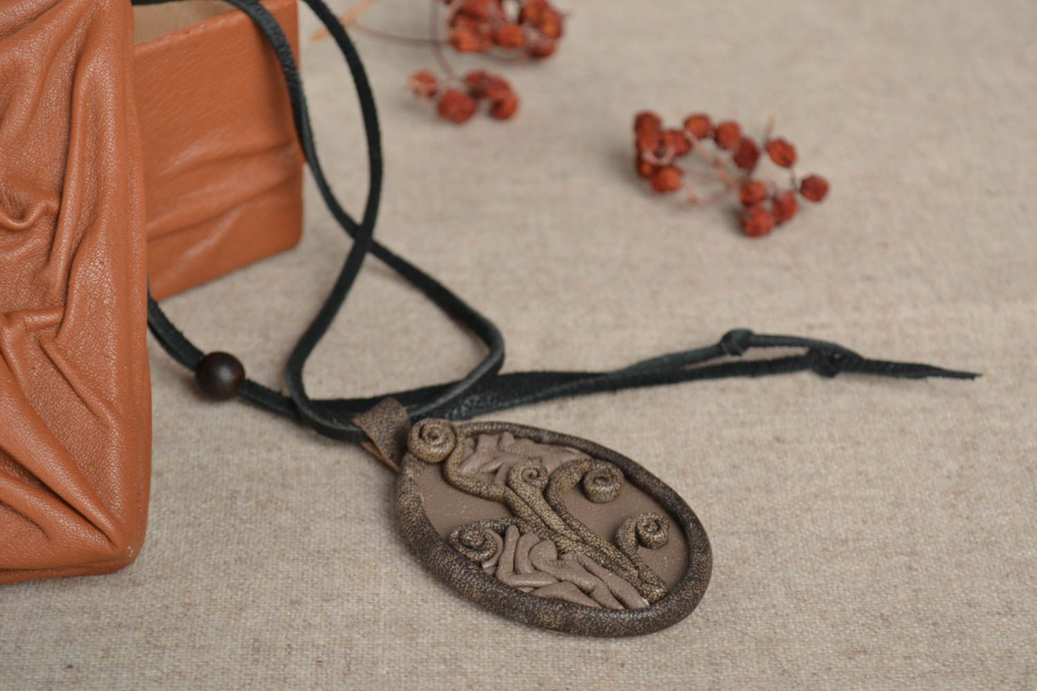 Designer pendant made of genuine leather handmade necklace accessories for girls photo 1