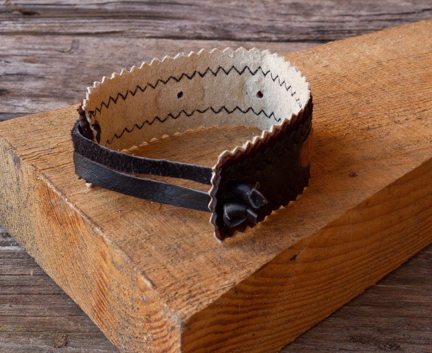 Leather handmade bracelet photo 2