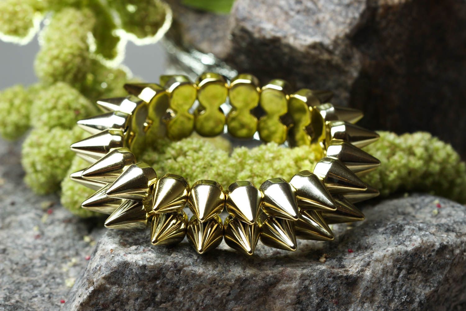 Handmade Spike Armband hochwertiger Modeschmuck originelles Geschenk goldfarben foto 1