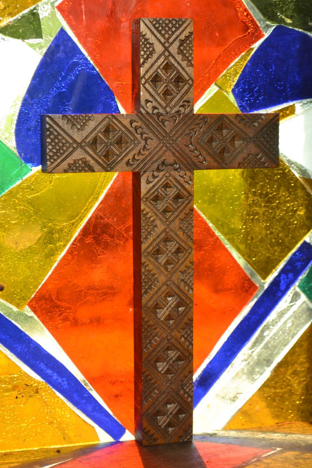 Croix bois Objet religieux fait main Décoration chambre sculptée design photo 1