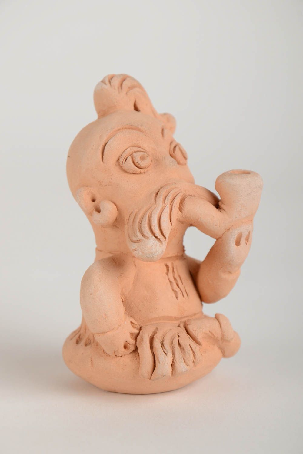 Глиняная фигурка в виде казака с трубкой ручной работы авторская для декора дома фото 2