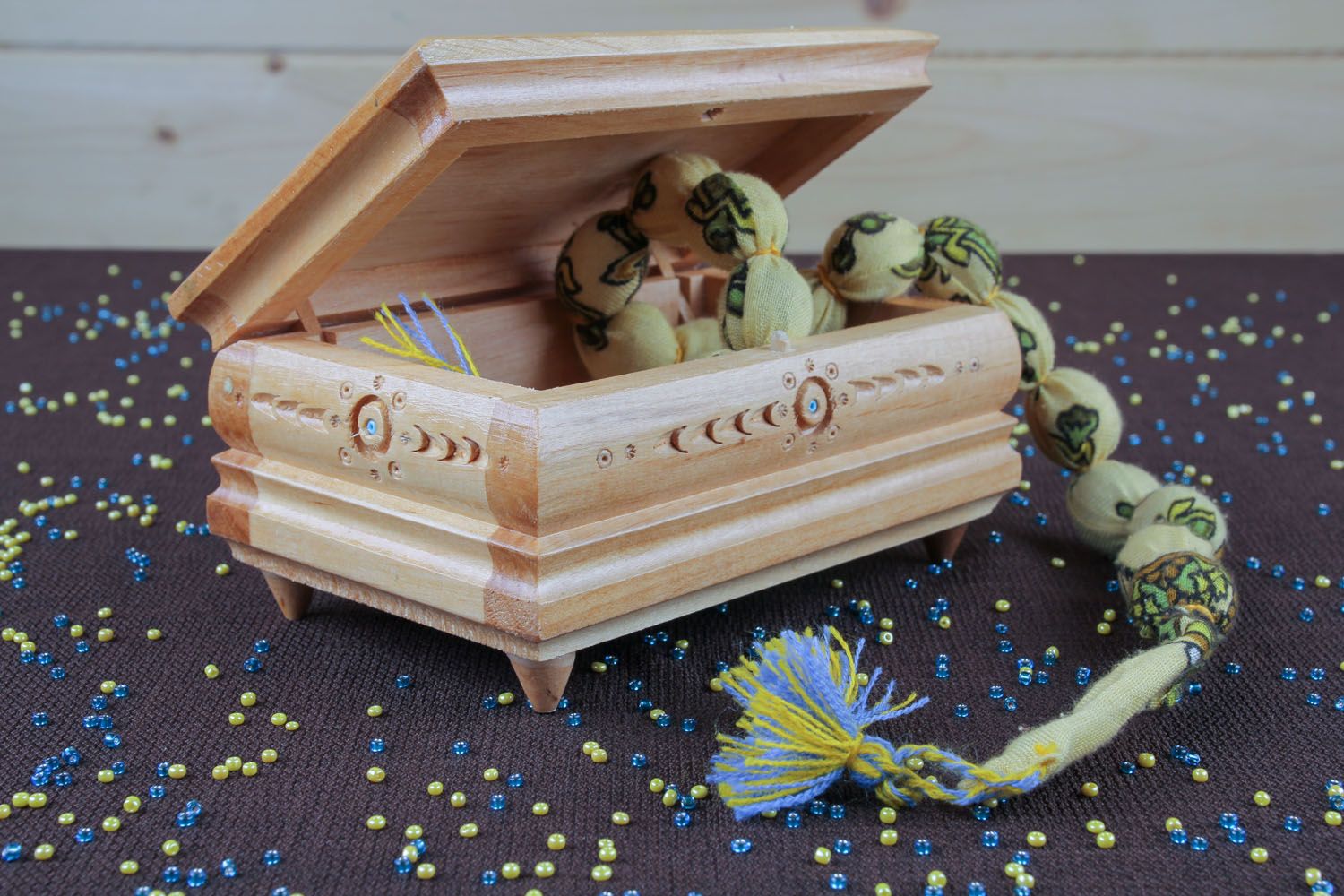 Jewelry box with beads inlaid photo 5