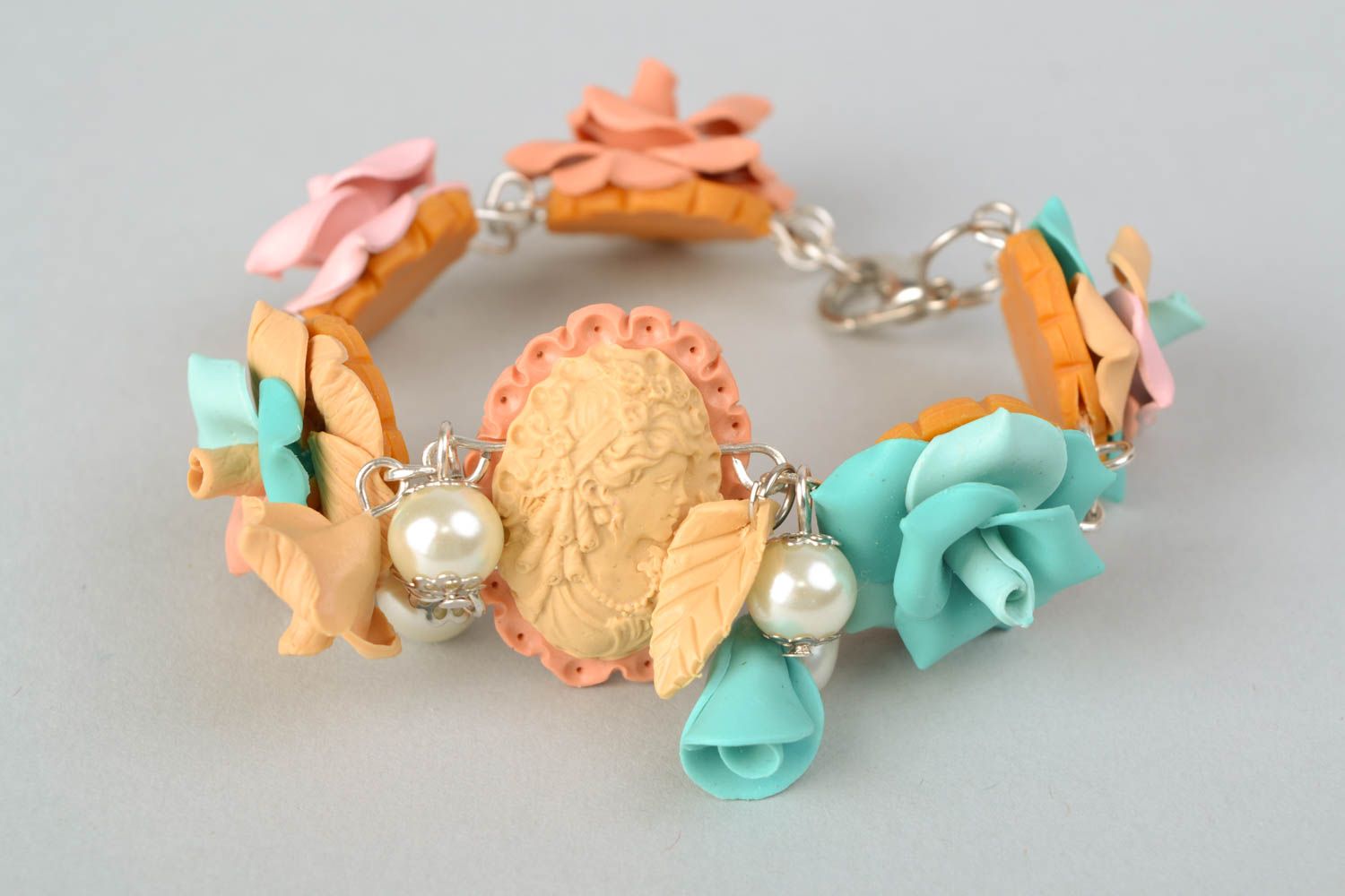 Handmade plastic jewelry set of bracelet and earrings Beige Roses photo 3