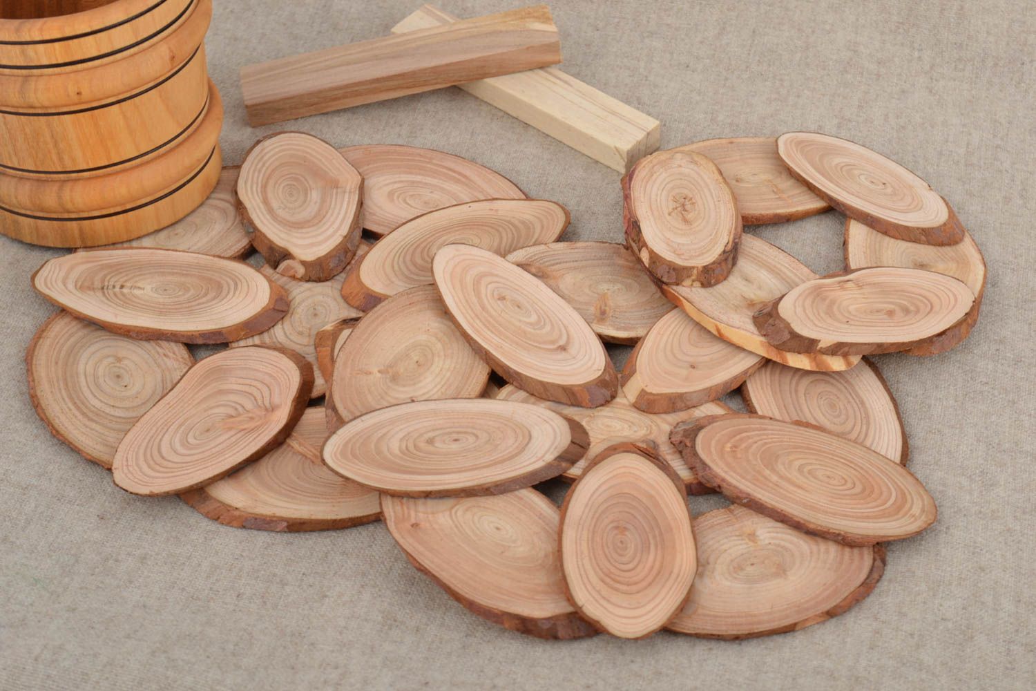 Holz Topfuntersetzer Set 3 Stück für heiße Töpfe rund künstlerisch handgemacht foto 1