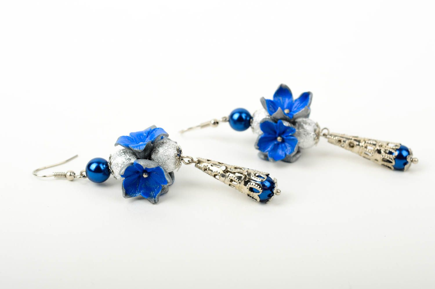 Boucles d'oreilles fleurs Bijou fait main bleu pâte polymère Accessoire femme photo 3
