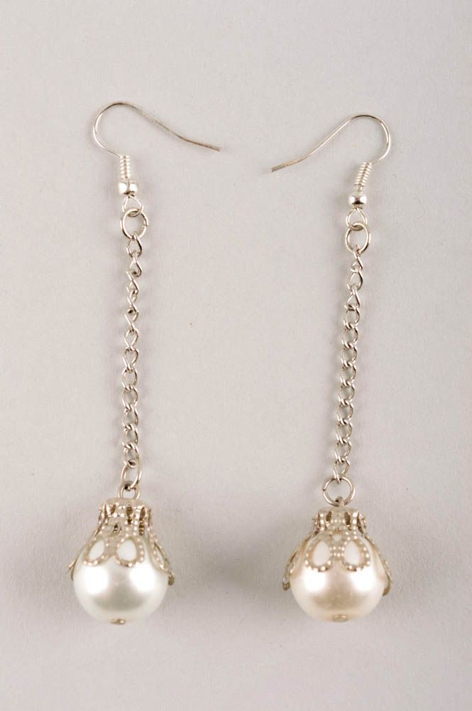Handmade zarte lange Ohrringe Designer Schmuck Accessoire für Frauen mit Perlen foto 3