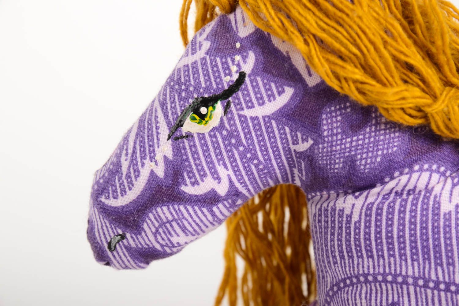 Игрушка лошадка милая игрушка ручной работы интерьерная игрушка фиолетовая фото 3