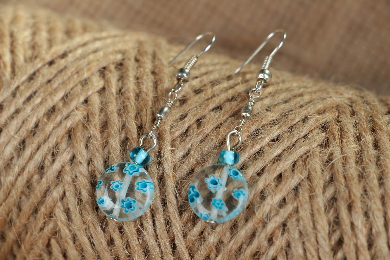 Boucles d'oreilles artisanales en perles de verre photo 3