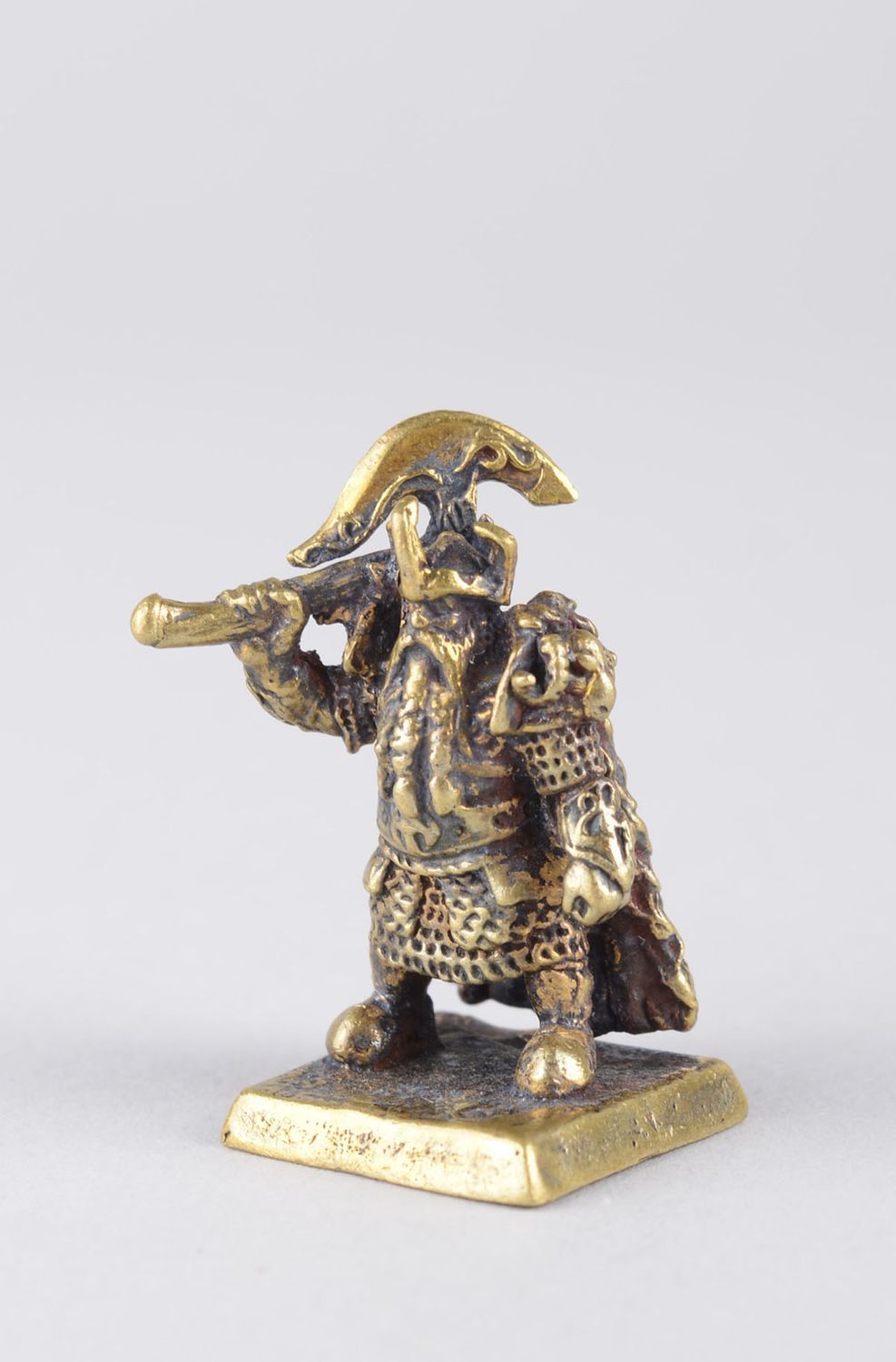 Mini Figurine gnome avec hache faite main en bronze Décoration d'intérieur photo 7