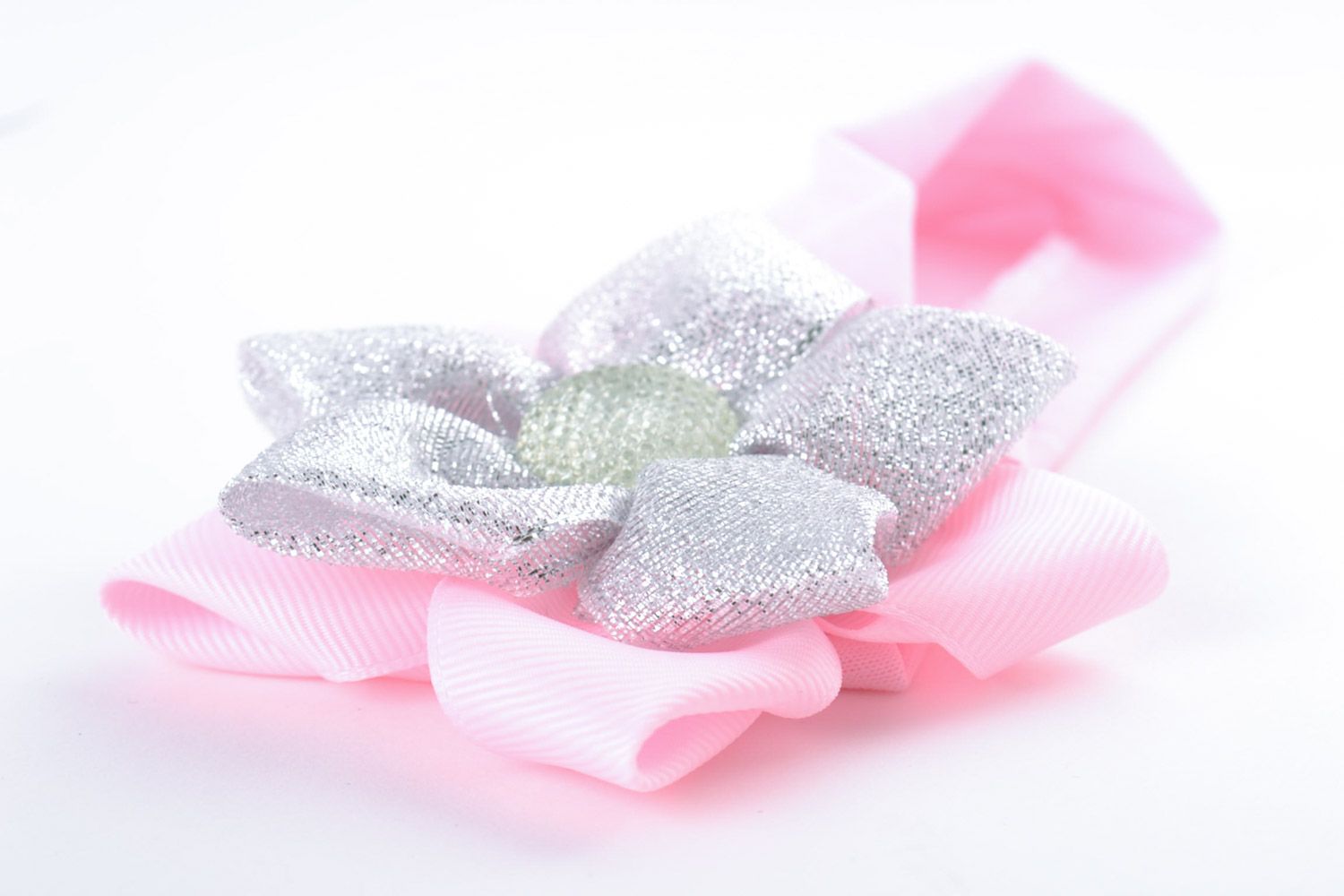 Детская повязка для волос ручной работы с цветком розовая нарядная для девочки фото 5