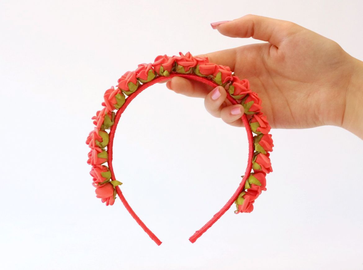 Grinalda para cabelo feita à mão em cor de coral foto 1