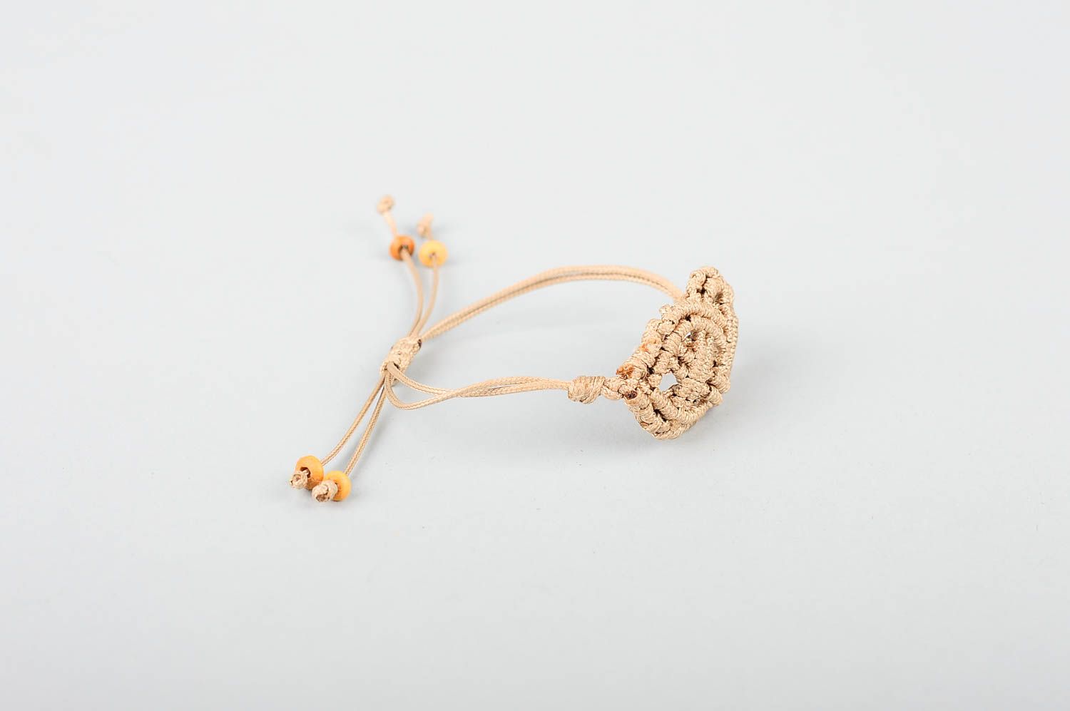 Модный браслет ручной работы браслет из ниток плетеный браслет макраме светлый фото 3