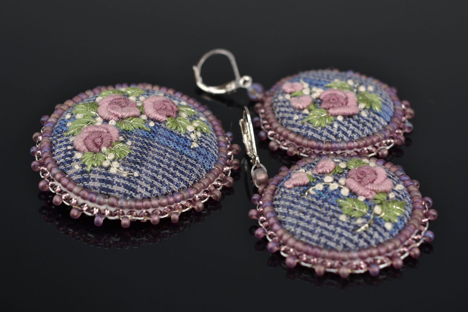 Set of embroidered and beaded jewelry Cage photo 1